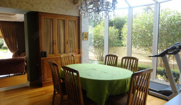 Τραπεζαρία - Dining room